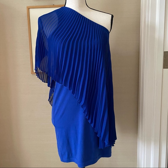 One shoulder dress - Picture 1 of 2